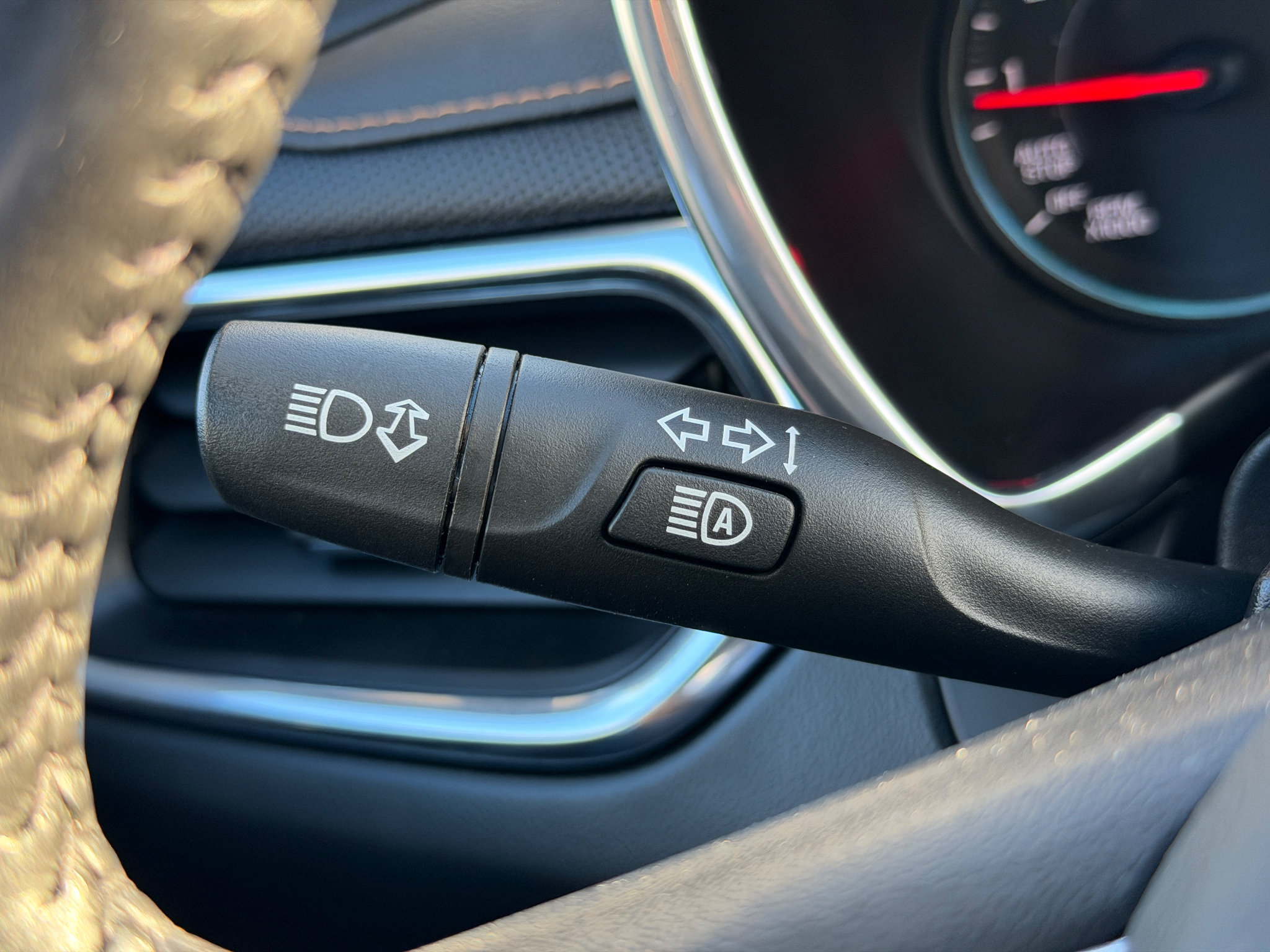 Used 2022 Chevrolet Equinox Premier AWD/4WD image 10