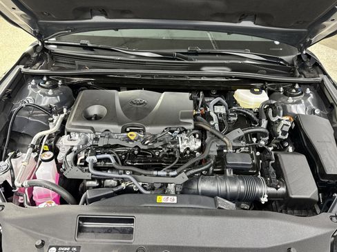 Used 2025 Toyota Camry SE image 32