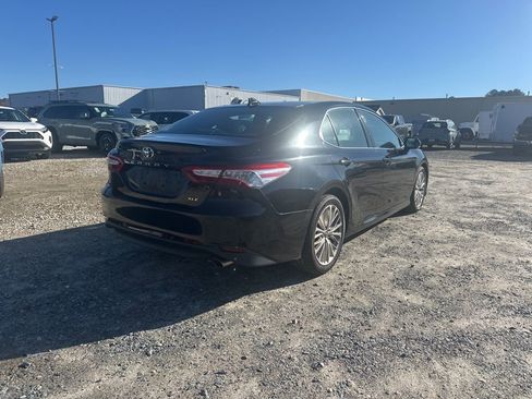 Used 2019 Toyota Camry XLE image 5