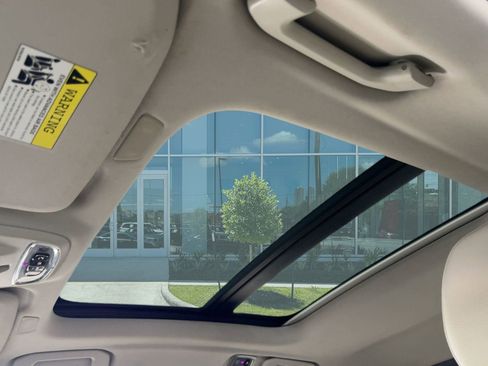 Used 2019 Volvo S60 T5 Momentum image 14