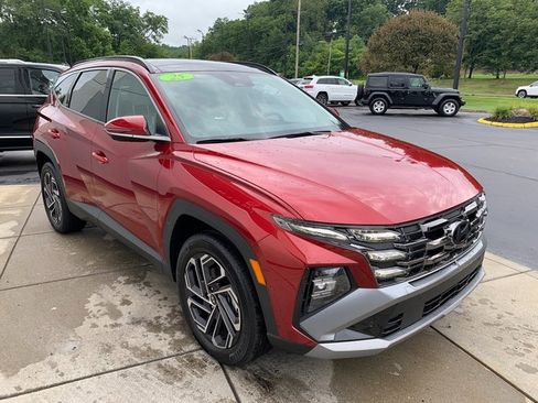 Used 2025 Hyundai Tucson Limited AWD/4WD image 8