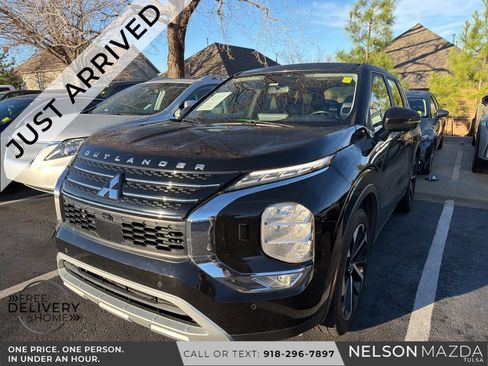 Used 2022 Mitsubishi Outlander SE image 1