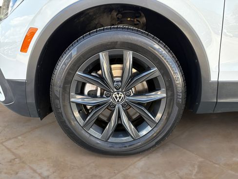 Used 2024 Volkswagen Tiguan SE w/ MDO Package, Three-Row FWD image 24