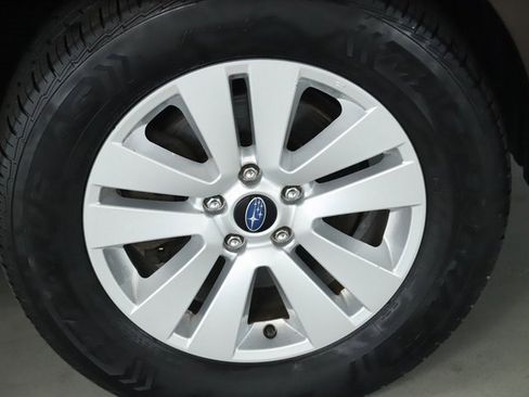 Used 2019 Subaru Outback 2.5i Premium image 10