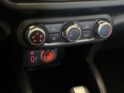 New 2025 Nissan Kicks Play S image 18