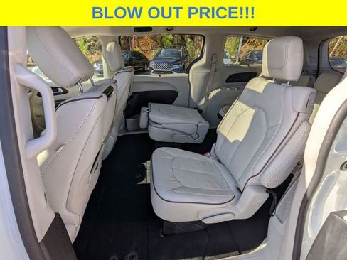 Used 2019 Chrysler Pacifica Limited w/ Advanced Safetytec Group image 10