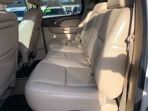 Used 2012 Chevrolet Avalanche LTZ image 32