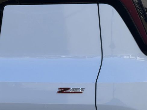 Used 2024 Chevrolet Traverse Z71 image 7