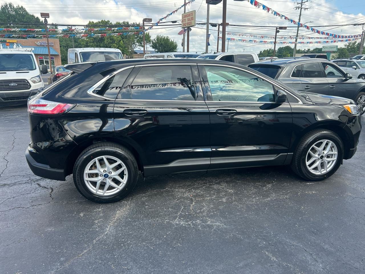 Used 2024 Ford Edge SEL w/ Convenience Package AWD/4WD image 4