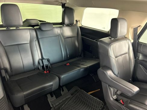 Used 2022 Ford Expedition XLT AWD/4WD image 37