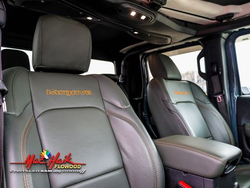 Used 2024 Jeep Gladiator Mojave image 17