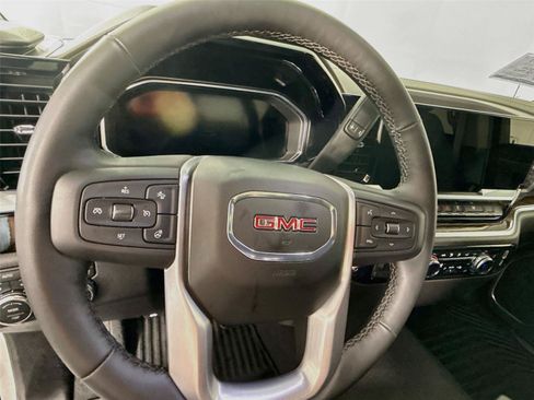 New 2026 GMC Sierra 1500 SLE w/ Preferred Package AWD/4WD image 5