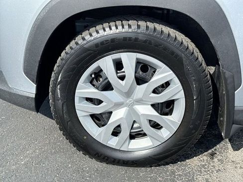 Used 2022 Toyota Corolla Cross L image 10