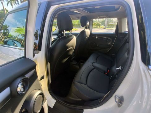 Used 2023 MINI Cooper 4-Door Hardtop FWD image 34