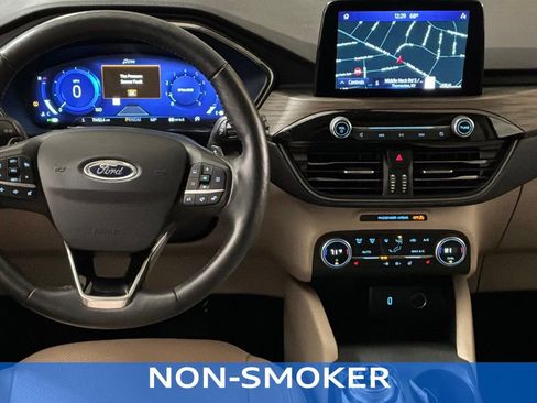 Used 2020 Ford Escape Titanium AWD/4WD image 19