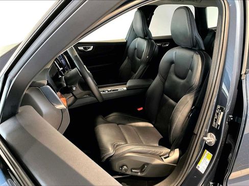 Used 2024 Volvo XC60 T8 Ultimate image 8
