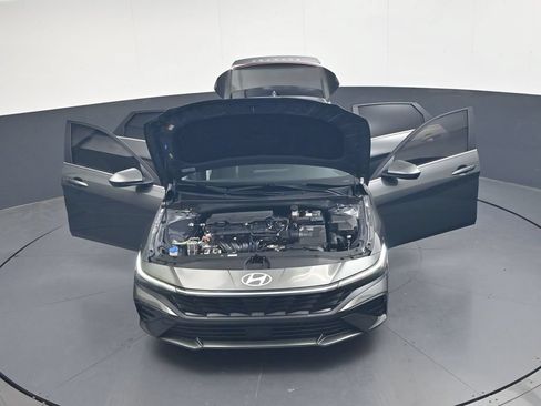Used 2024 Hyundai Elantra SEL w/ Convenience Package FWD image 53