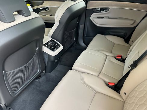 New 2026 Volvo XC90 B6 Plus image 10
