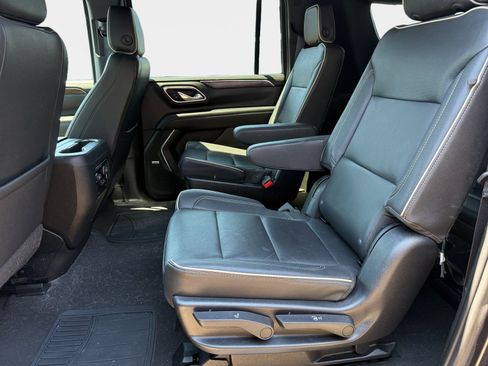 Used 2023 Chevrolet Suburban Premier AWD/4WD image 11