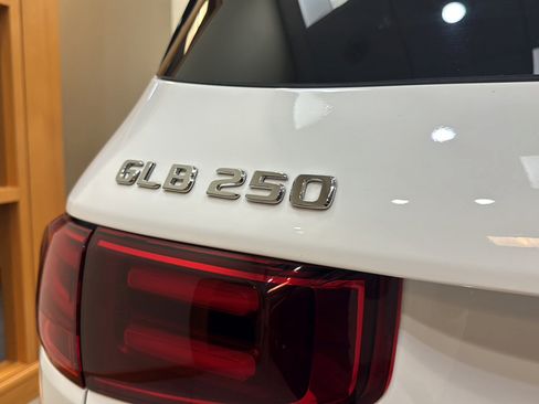 Certified 2026 Mercedes-Benz GLB 250 image 28