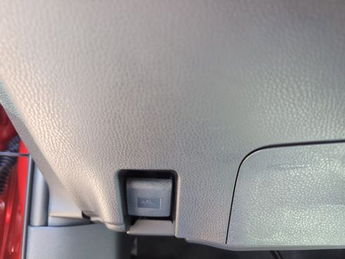 Used 2025 Toyota Camry LE w/ Convenience Package image 35