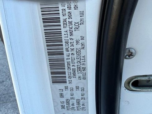 Used 2018 RAM 1500 SLT image 23