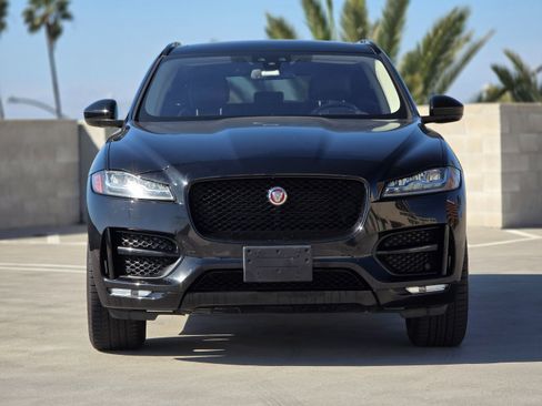 Used 2017 Jaguar F-PACE R-Sport image 3