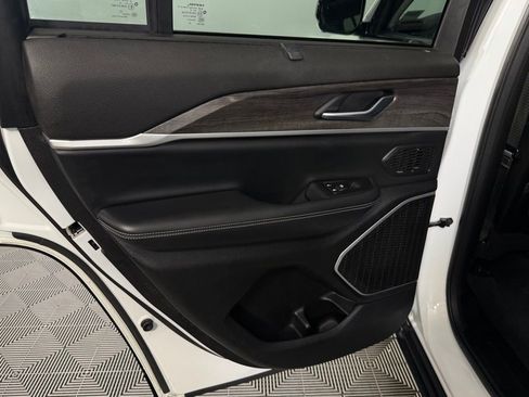 Used 2022 Jeep Grand Cherokee Limited 4xe w/ Luxury Tech Group II image 27