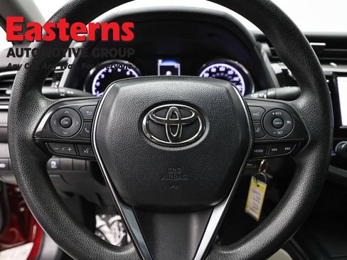 Used 2019 Toyota Camry LE FWD image 10
