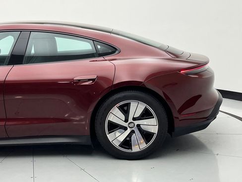 Used 2022 Porsche Taycan image 45