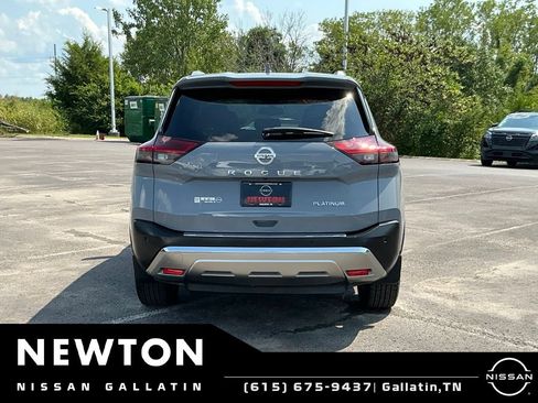 Used 2021 Nissan Rogue Platinum FWD image 5