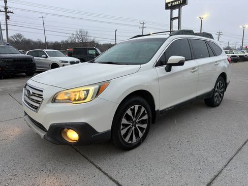 Used 2015 Subaru Outback 2.5i Limited image 1