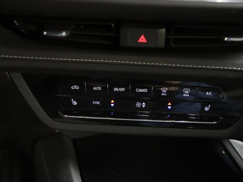 Used 2023 Buick Envision Essence w/ Sport Touring Package AWD/4WD image 17