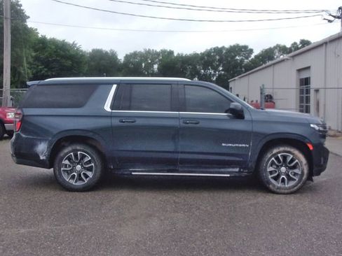 Used 2021 Chevrolet Suburban LT AWD/4WD image 5