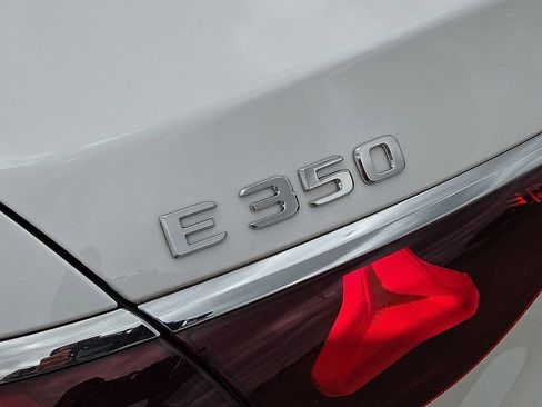 Used 2024 Mercedes-Benz E 350 4MATIC Sedan image 11