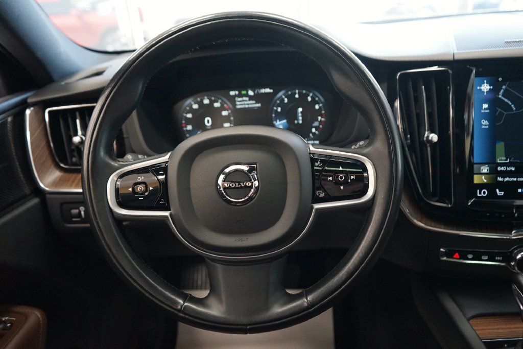 Used 2021 Volvo XC60 T5 Inscription AWD/4WD image 32