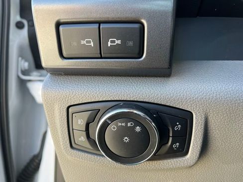 Used 2022 Ford F350 XLT w/ XLT Premium Package image 16