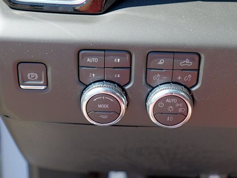 New 2026 GMC Sierra 2500 Denali Ultimate w/ Max Trailering Package image 16