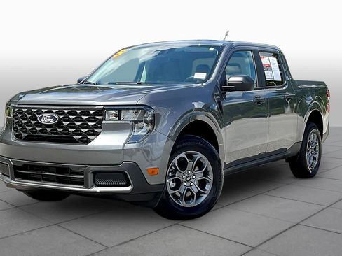 Used 2025 Ford Maverick XLT w/ Equipment Group 302A AWD/4WD image 2