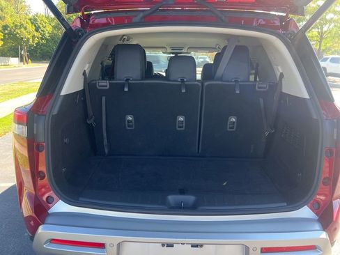 Used 2022 Nissan Pathfinder SL image 32