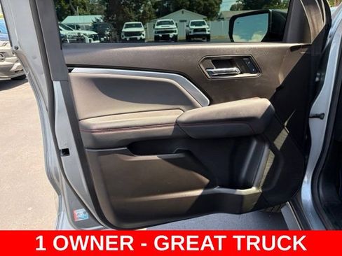 Used 2024 Chevrolet Colorado Z71 w/ Z71 Convenience Package 2 AWD/4WD image 12