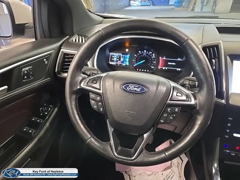 Used 2020 Ford Edge Titanium w/ Equipment Group 301A AWD/4WD image 32