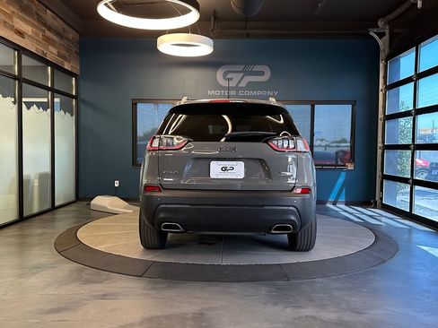 Used 2021 Jeep Cherokee Latitude Lux w/ Sun & Sound Group AWD/4WD image 4