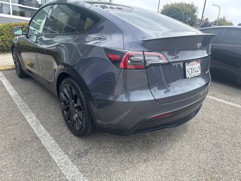 Used 2022 Tesla Model Y Performance AWD/4WD image 3
