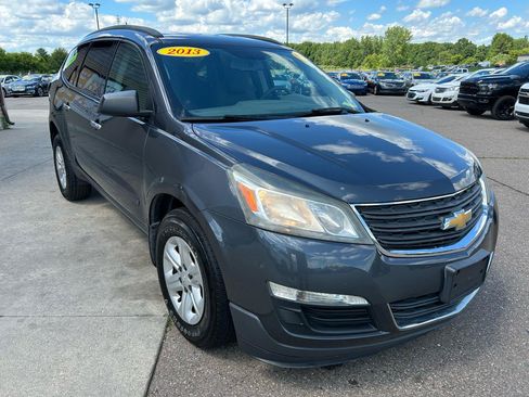 Used 2013 Chevrolet Traverse LS FWD image 3