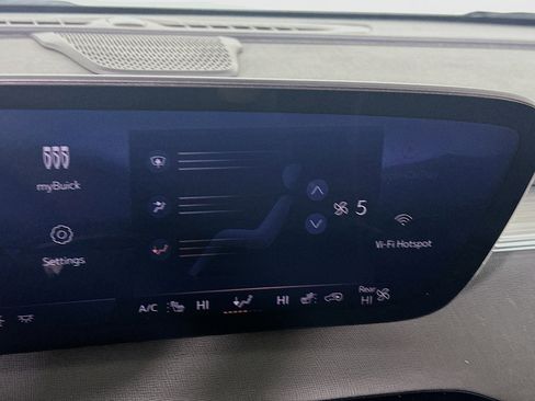 Used 2025 Buick Enclave Preferred image 24