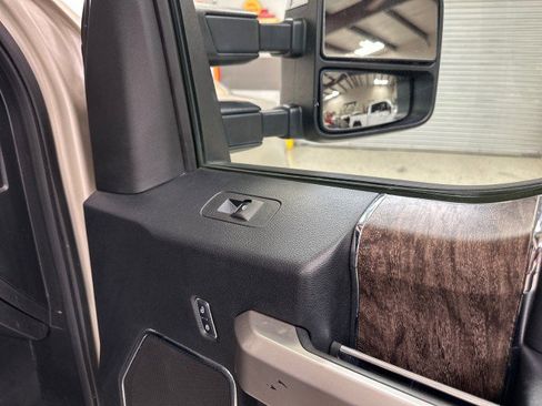 Used 2017 Ford F250 Lariat w/ Chrome Package image 55