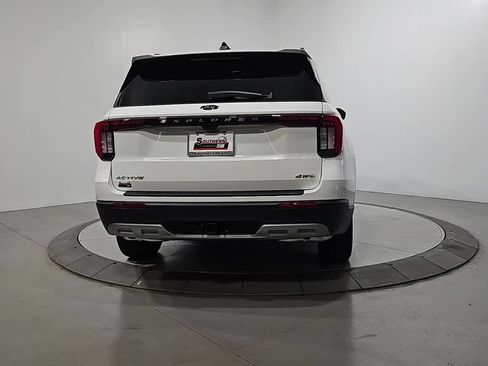 Used 2026 Ford Explorer Active w/ Active Comfort Package AWD/4WD image 4