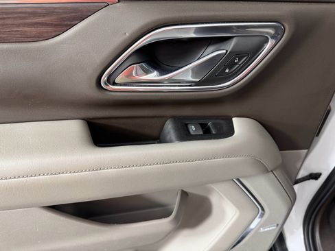 Used 2023 Chevrolet Suburban LT image 31