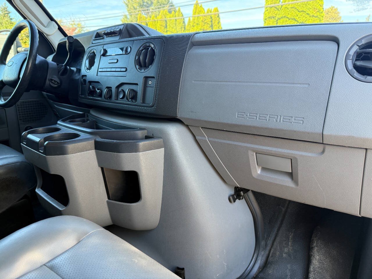 Used 2017 Ford E-350 and Econoline 350 Super Duty RWD image 38